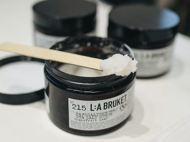 beard exfoliating scrub for black men